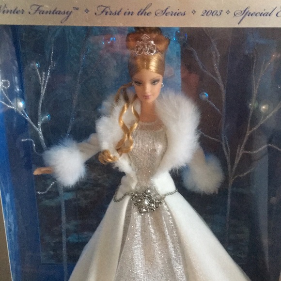 Winter Fantasy Barbie 2003 - Picture 2 of 5